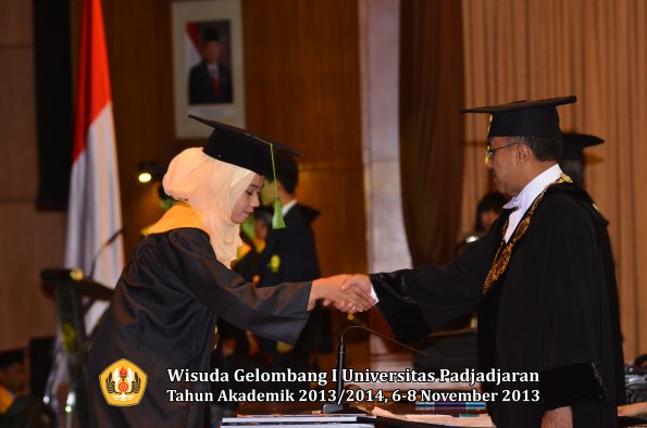 wisuda-unpad-gel-i-ta-2013_2014-fakultas-kedokteran-oleh-rektor-130