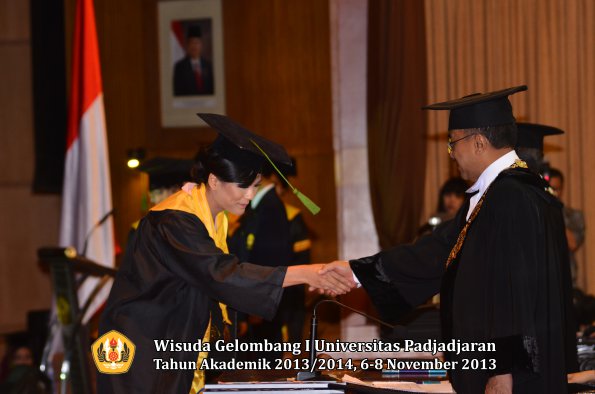 wisuda-unpad-gel-i-ta-2013_2014-fakultas-kedokteran-oleh-rektor-131