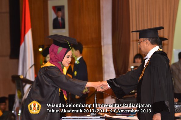 wisuda-unpad-gel-i-ta-2013_2014-fakultas-kedokteran-oleh-rektor-140