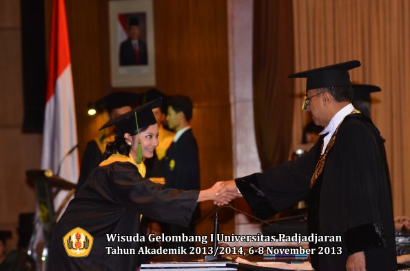 wisuda-unpad-gel-i-ta-2013_2014-fakultas-kedokteran-oleh-rektor-141