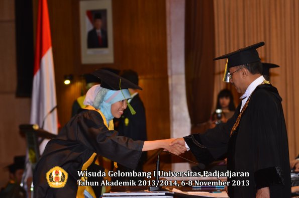 wisuda-unpad-gel-i-ta-2013_2014-fakultas-kedokteran-oleh-rektor-146