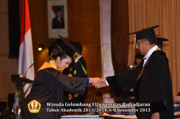 wisuda-unpad-gel-i-ta-2013_2014-fakultas-kedokteran-oleh-rektor-149