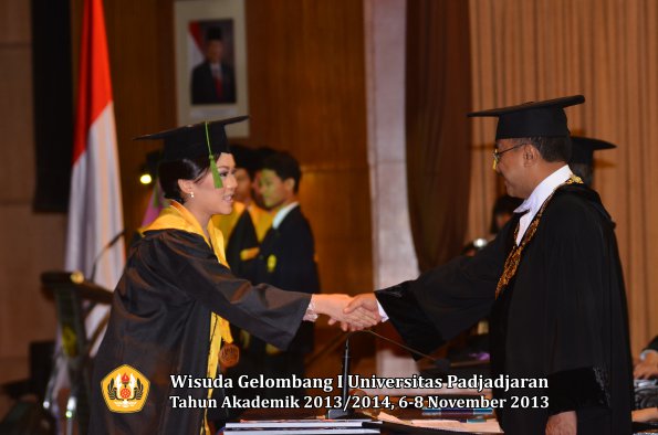 wisuda-unpad-gel-i-ta-2013_2014-fakultas-kedokteran-oleh-rektor-150