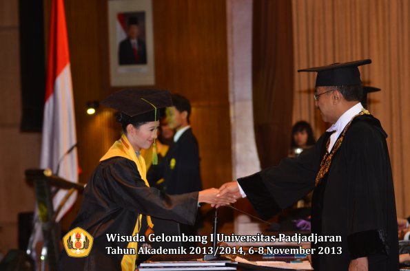 wisuda-unpad-gel-i-ta-2013_2014-fakultas-kedokteran-oleh-rektor-158