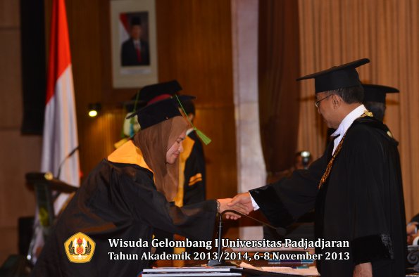 wisuda-unpad-gel-i-ta-2013_2014-fakultas-kedokteran-oleh-rektor-162