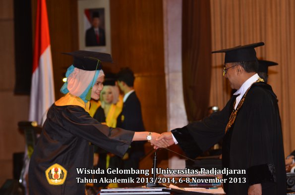 wisuda-unpad-gel-i-ta-2013_2014-fakultas-kedokteran-oleh-rektor-164