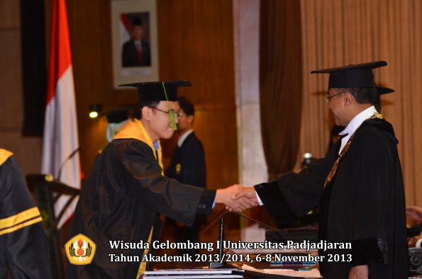 wisuda-unpad-gel-i-ta-2013_2014-fakultas-kedokteran-oleh-rektor-167