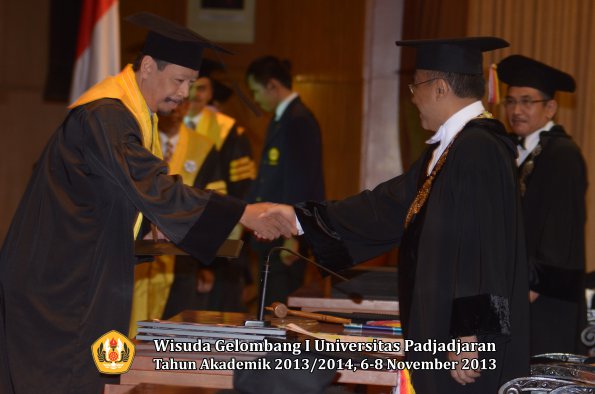 wisuda-unpad-gel-i-ta-2013_2014-program-pascasarjana-oleh-rektor-127