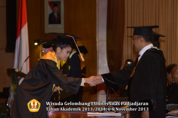 wisuda-unpad-gel-i-ta-2013_2014-fakultas-ekonomi-dan-bisnis-oleh-rektor-182