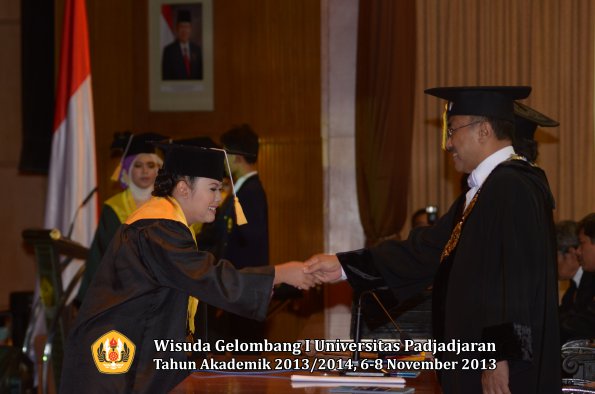 wisuda-unpad-gel-i-ta-2013_2014-fakultas-ekonomi-dan-bisnis-oleh-rektor-198