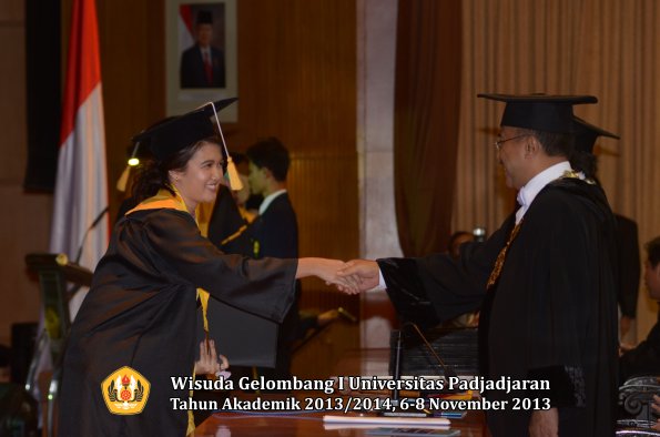 wisuda-unpad-gel-i-ta-2013_2014-fakultas-ekonomi-dan-bisnis-oleh-rektor-204