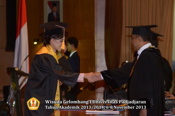 wisuda-unpad-gel-i-ta-2013_2014-fakultas-ekonomi-dan-bisnis-oleh-rektor-212