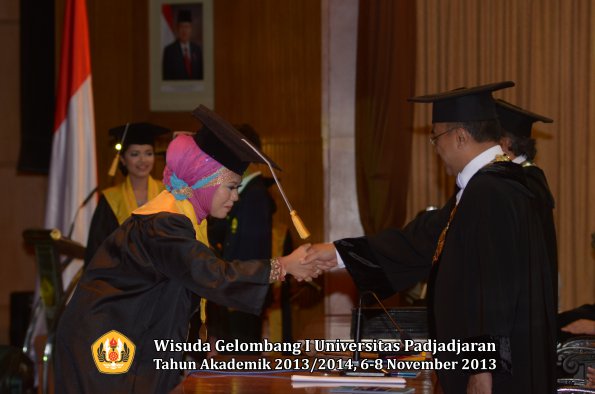 wisuda-unpad-gel-i-ta-2013_2014-fakultas-ekonomi-dan-bisnis-oleh-rektor-213