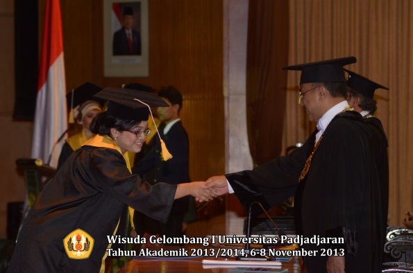 wisuda-unpad-gel-i-ta-2013_2014-fakultas-ekonomi-dan-bisnis-oleh-rektor-219