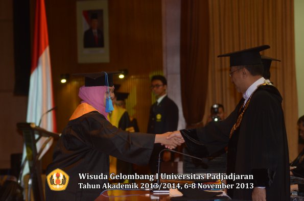 wisuda-unpad-gel-i-ta-2013_2014-fakultas-keperawatan-oleh-rektor-007