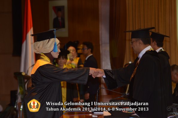 wisuda-unpad-gel-i-ta-2013_2014-fakultas-keperawatan-oleh-rektor-093