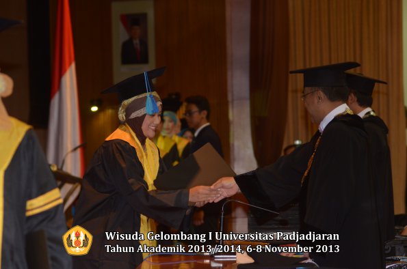 wisuda-unpad-gel-i-ta-2013_2014-fakultas-keperawatan-oleh-rektor-102