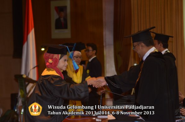 wisuda-unpad-gel-i-ta-2013_2014-fakultas-keperawatan-oleh-rektor-120