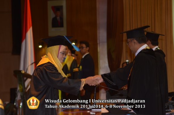 wisuda-unpad-gel-i-ta-2013_2014-fakultas-keperawatan-oleh-rektor-121