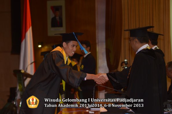 wisuda-unpad-gel-i-ta-2013_2014-fakultas-keperawatan-oleh-rektor-133