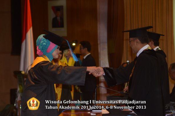 wisuda-unpad-gel-i-ta-2013_2014-fakultas-keperawatan-oleh-rektor-136