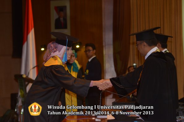 wisuda-unpad-gel-i-ta-2013_2014-fakultas-keperawatan-oleh-rektor-140