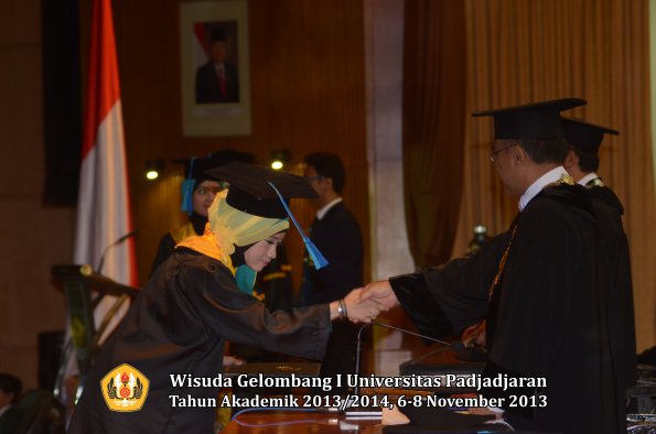 wisuda-unpad-gel-i-ta-2013_2014-fakultas-keperawatan-oleh-rektor-141