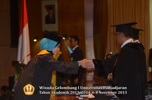 wisuda-unpad-gel-i-ta-2013_2014-fakultas-keperawatan-oleh-rektor-142