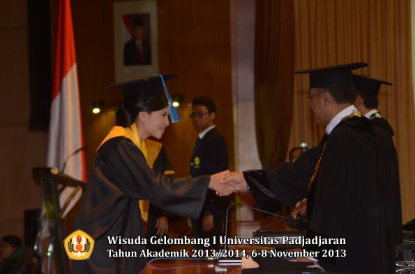 wisuda-unpad-gel-i-ta-2013_2014-fakultas-keperawatan-oleh-rektor-143