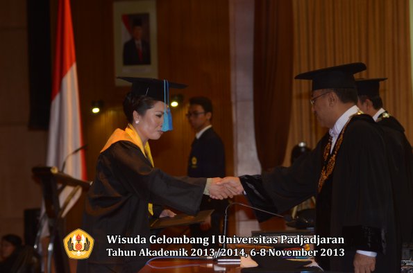 wisuda-unpad-gel-i-ta-2013_2014-fakultas-keperawatan-oleh-rektor-144