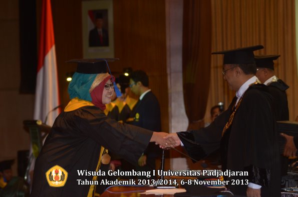 wisuda-unpad-gel-i-ta-2013_2014-fakultas-isip-oleh-rektor-101