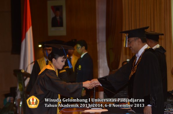 wisuda-unpad-gel-i-ta-2013_2014-fakultas-isip-oleh-rektor-105