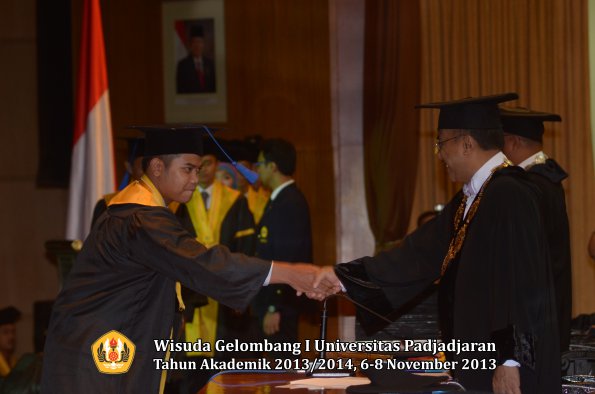 wisuda-unpad-gel-i-ta-2013_2014-fakultas-isip-oleh-rektor-106