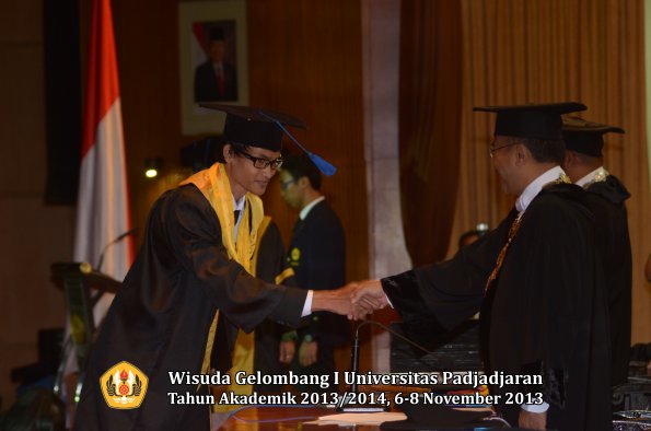 wisuda-unpad-gel-i-ta-2013_2014-fakultas-isip-oleh-rektor-113