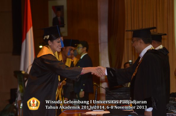 wisuda-unpad-gel-i-ta-2013_2014-fakultas-isip-oleh-rektor-115