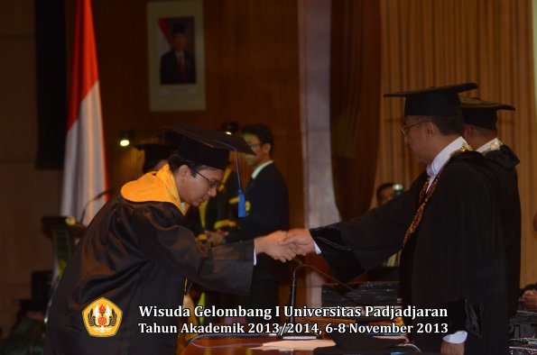 wisuda-unpad-gel-i-ta-2013_2014-fakultas-isip-oleh-rektor-131