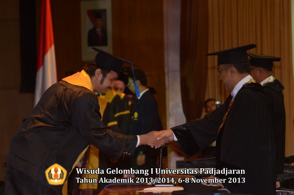 wisuda-unpad-gel-i-ta-2013_2014-fakultas-isip-oleh-rektor-139