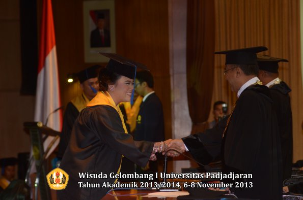 wisuda-unpad-gel-i-ta-2013_2014-fakultas-isip-oleh-rektor-144