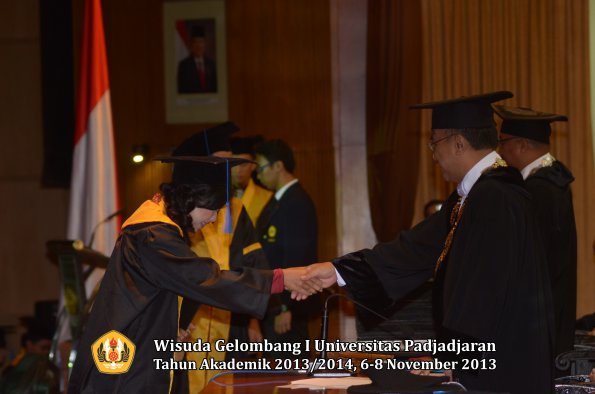 wisuda-unpad-gel-i-ta-2013_2014-fakultas-isip-oleh-rektor-154