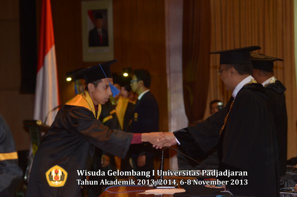 wisuda-unpad-gel-i-ta-2013_2014-fakultas-isip-oleh-rektor-155