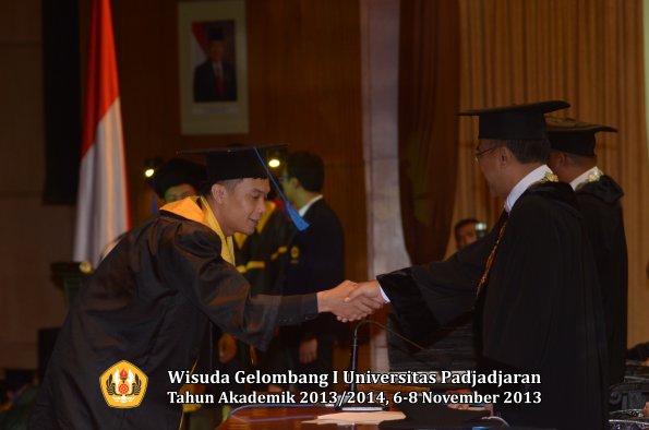 wisuda-unpad-gel-i-ta-2013_2014-fakultas-isip-oleh-rektor-157