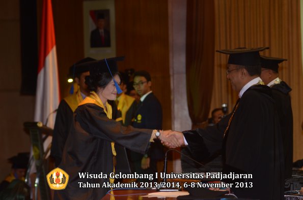 wisuda-unpad-gel-i-ta-2013_2014-fakultas-isip-oleh-rektor-159