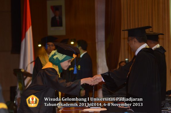 wisuda-unpad-gel-i-ta-2013_2014-fakultas-isip-oleh-rektor-162