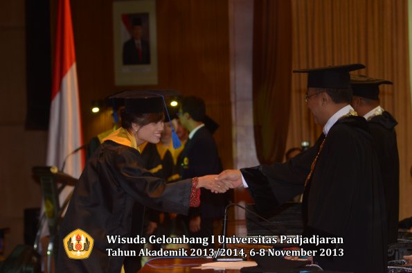 wisuda-unpad-gel-i-ta-2013_2014-fakultas-isip-oleh-rektor-164