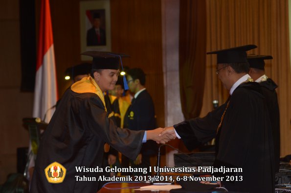 wisuda-unpad-gel-i-ta-2013_2014-fakultas-isip-oleh-rektor-180