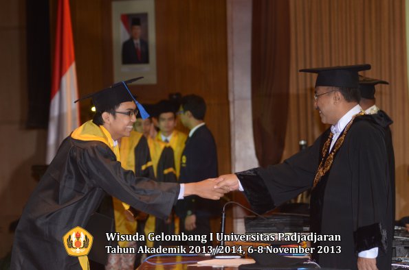 wisuda-unpad-gel-i-ta-2013_2014-fakultas-isip-oleh-rektor-182