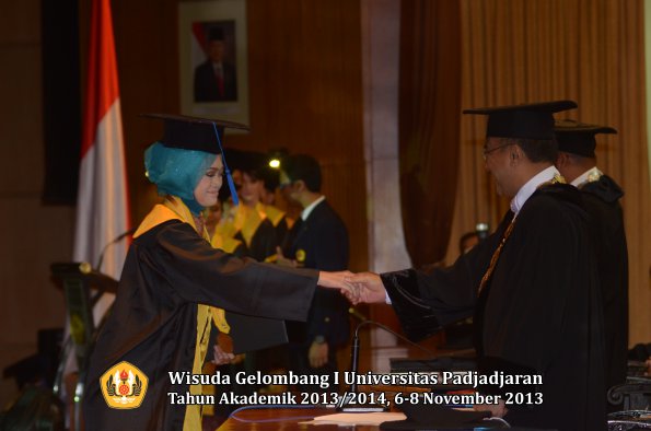 wisuda-unpad-gel-i-ta-2013_2014-fakultas-isip-oleh-rektor-192