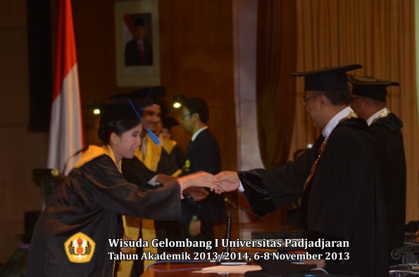 wisuda-unpad-gel-i-ta-2013_2014-fakultas-isip-oleh-rektor-194