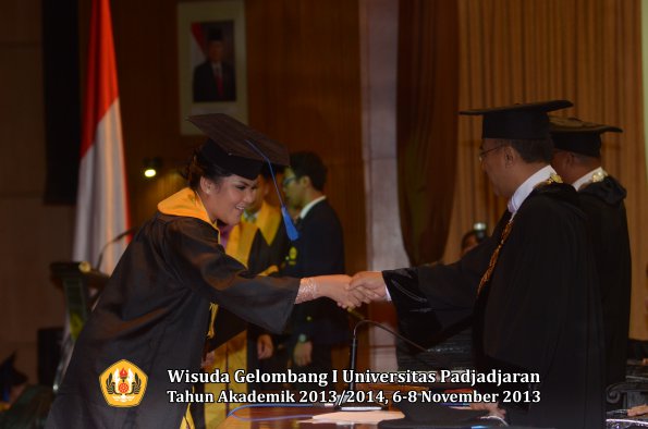 wisuda-unpad-gel-i-ta-2013_2014-fakultas-isip-oleh-rektor-202