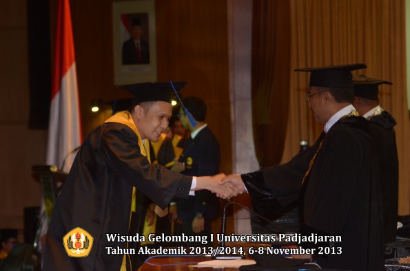 wisuda-unpad-gel-i-ta-2013_2014-fakultas-isip-oleh-rektor-205